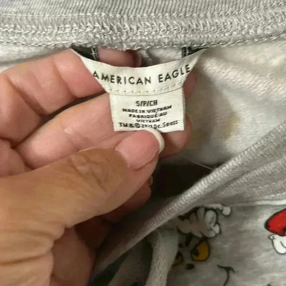 Grinch Christmas sweatpants and sweatshirt. - Picture 10 of 13